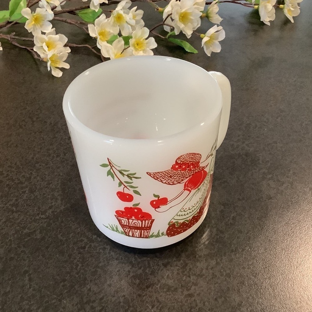 Vintage Glasbake Milk Glass Apples & Prairie Dress Giving Proverb Coffee Mug 80s - Picture 5 of 11